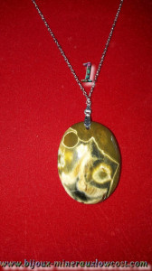 PENDENTIF EN JASPE