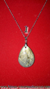 PENDENTIF EN LABRADORITE